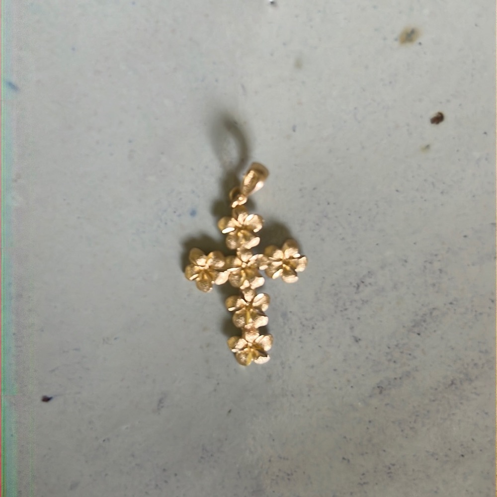 14kt. gold Hawaiian cross